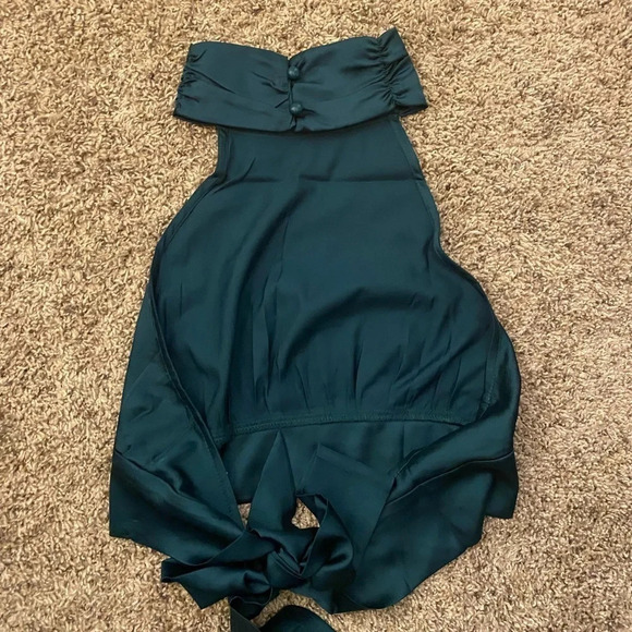 Emerald green satin crop top - Picture 2 of 3